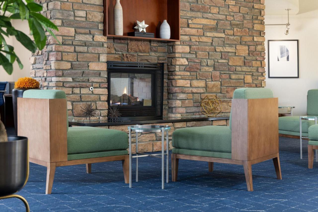 Courtyard By Marriott Ontario Rancho Cucamonga Hotel Exterior foto