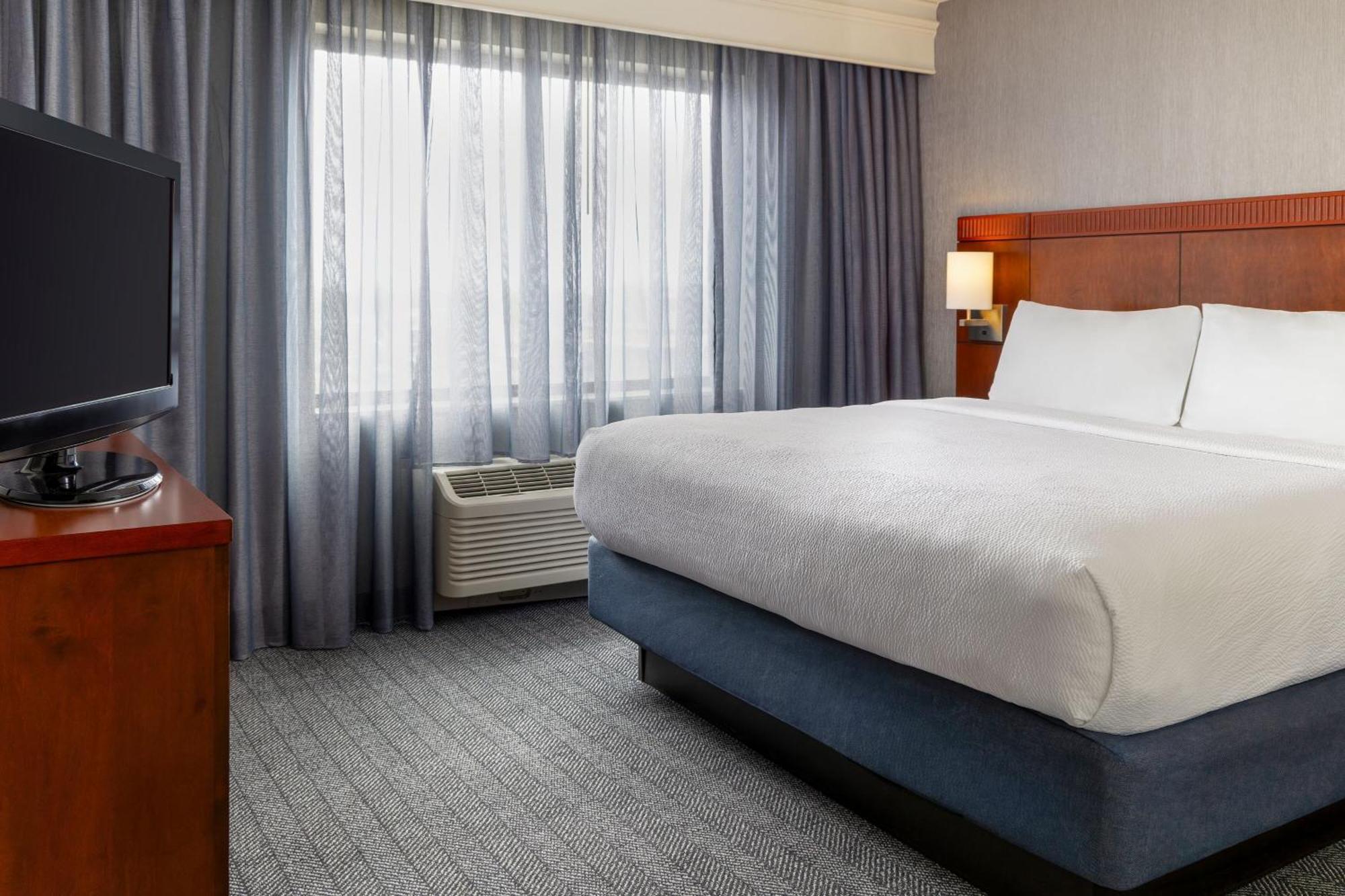 Courtyard By Marriott Ontario Rancho Cucamonga Hotel Exterior foto