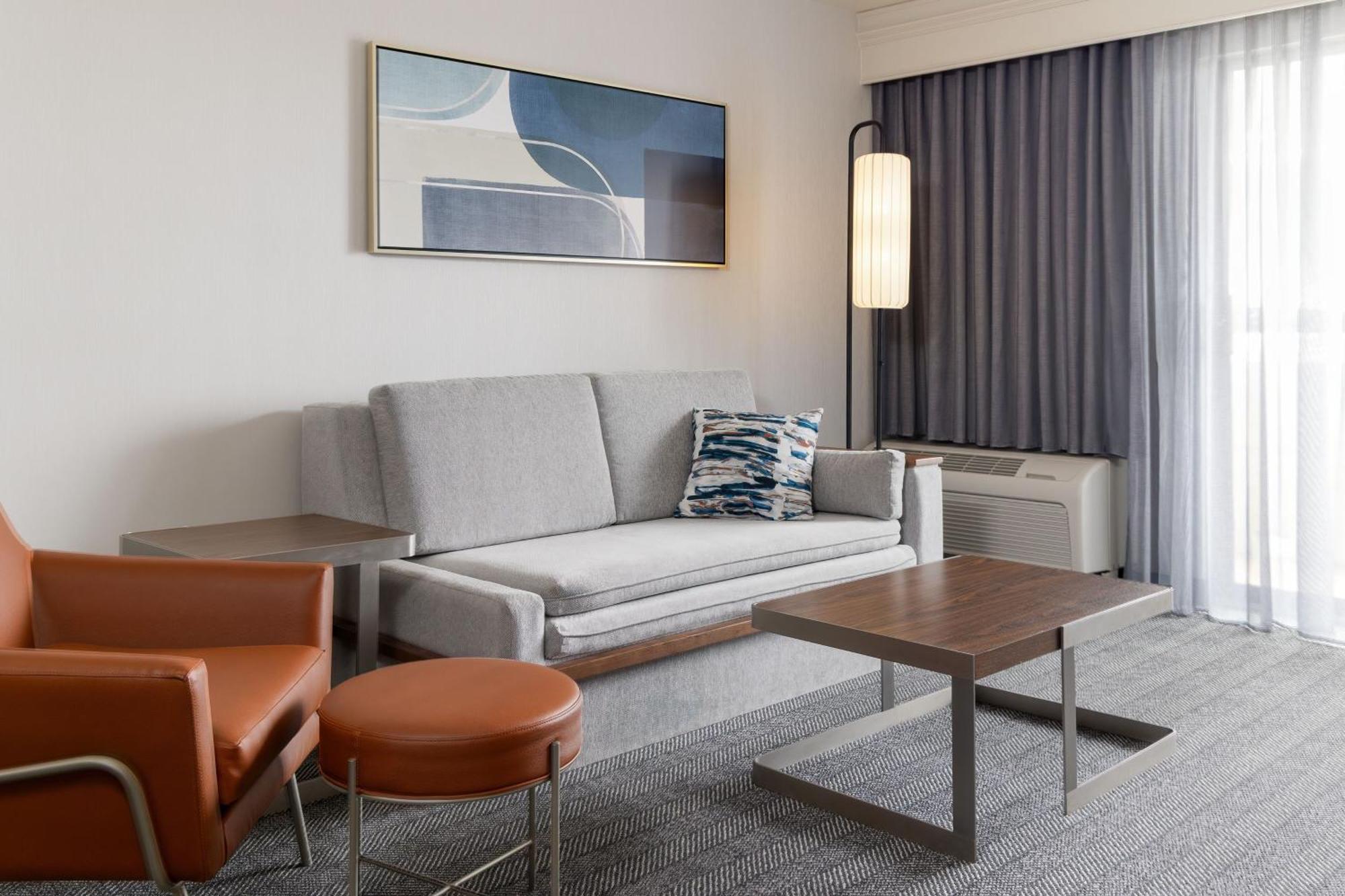Courtyard By Marriott Ontario Rancho Cucamonga Hotel Exterior foto