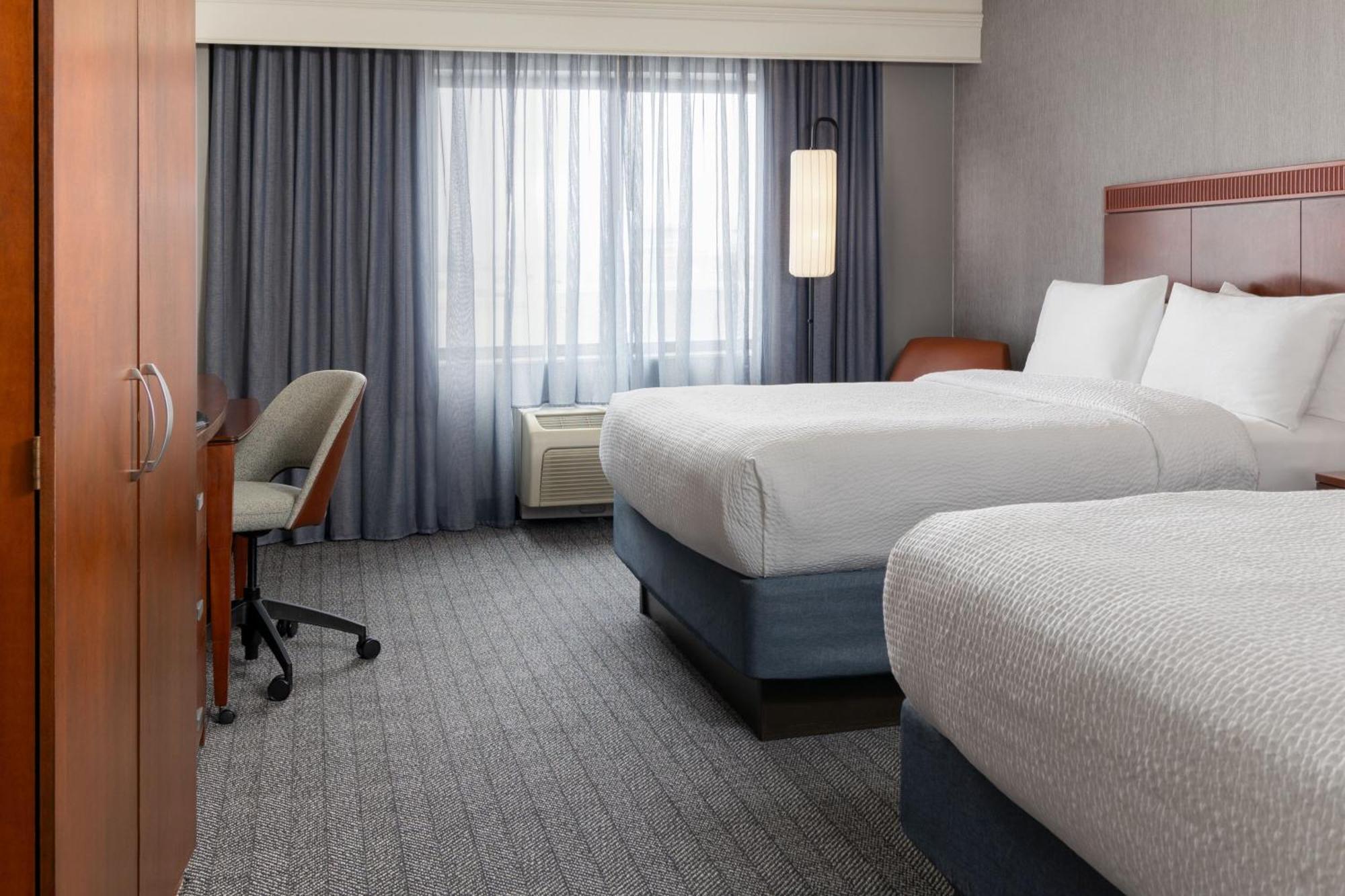 Courtyard By Marriott Ontario Rancho Cucamonga Hotel Exterior foto