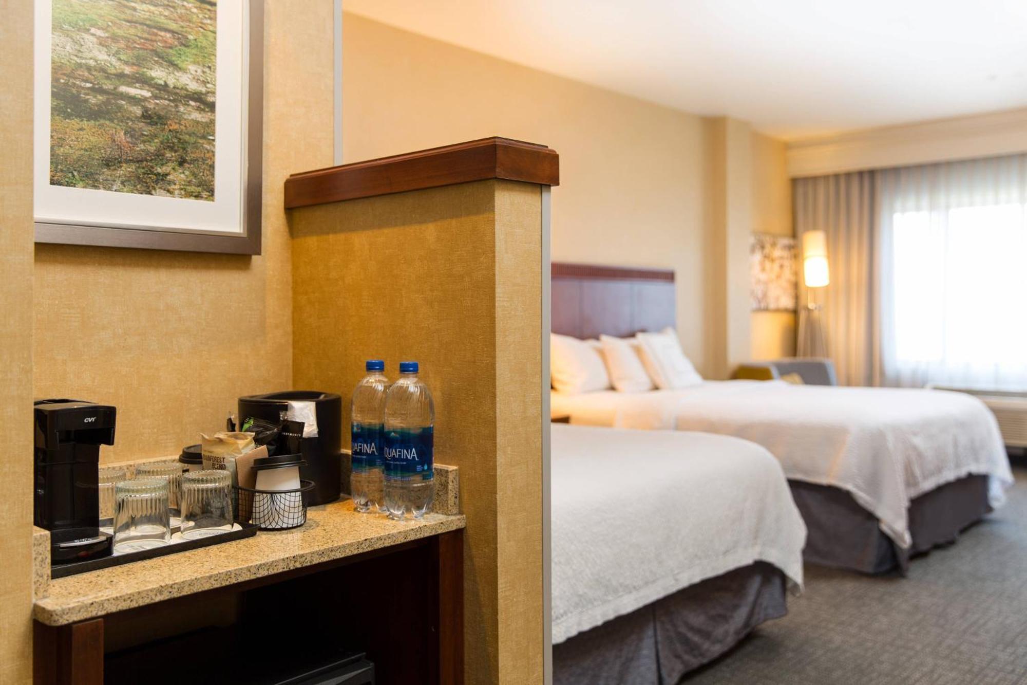 Courtyard By Marriott Ontario Rancho Cucamonga Hotel Exterior foto