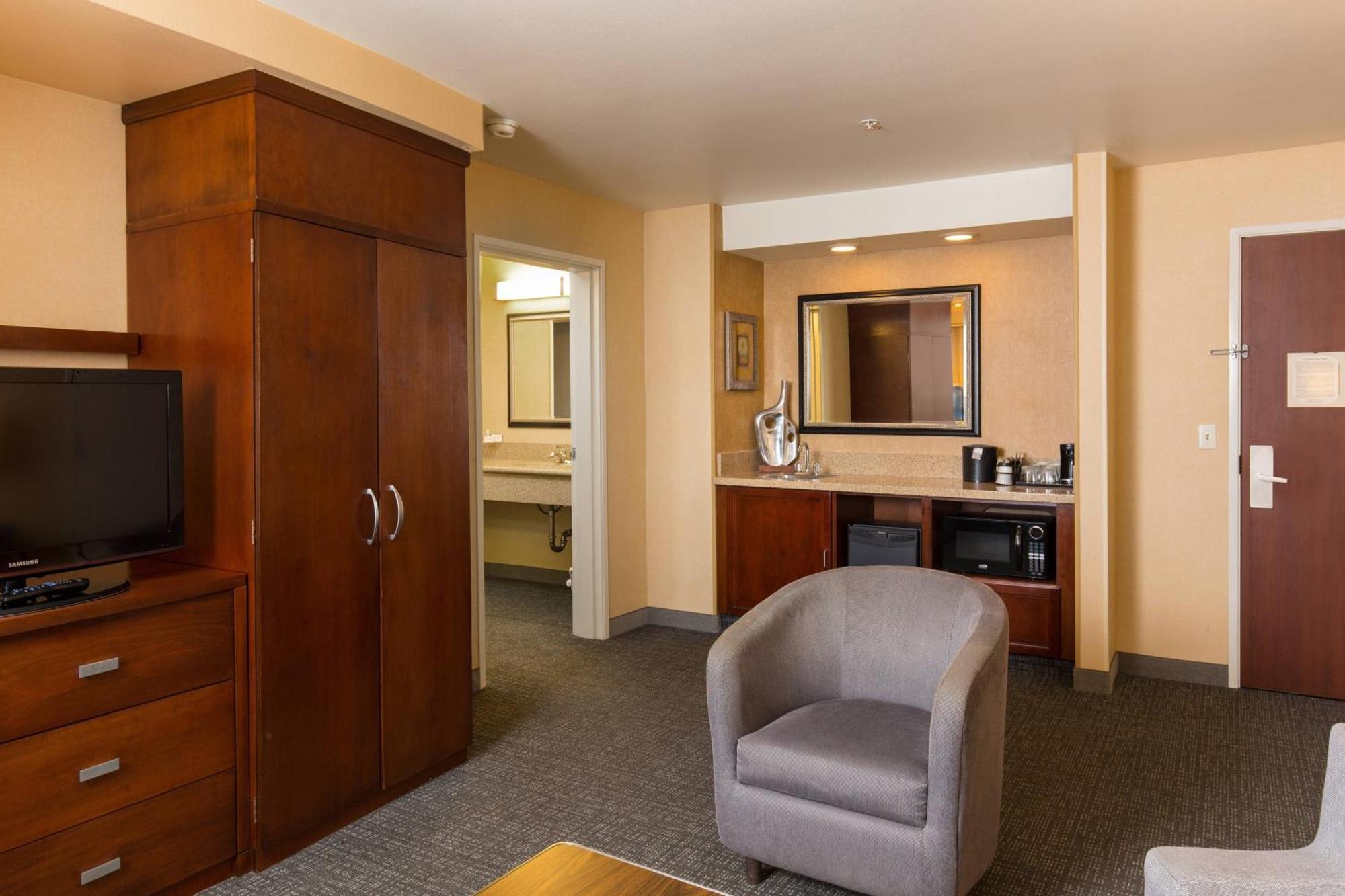 Courtyard By Marriott Ontario Rancho Cucamonga Hotel Exterior foto