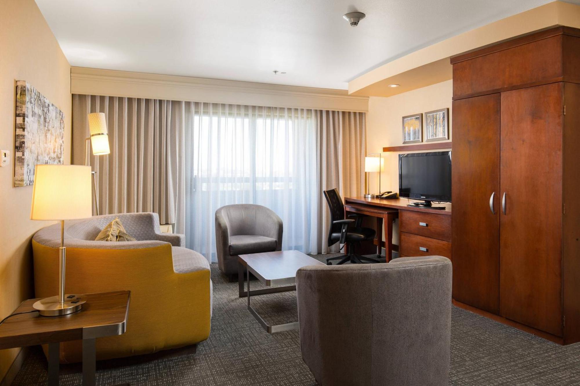 Courtyard By Marriott Ontario Rancho Cucamonga Hotel Exterior foto