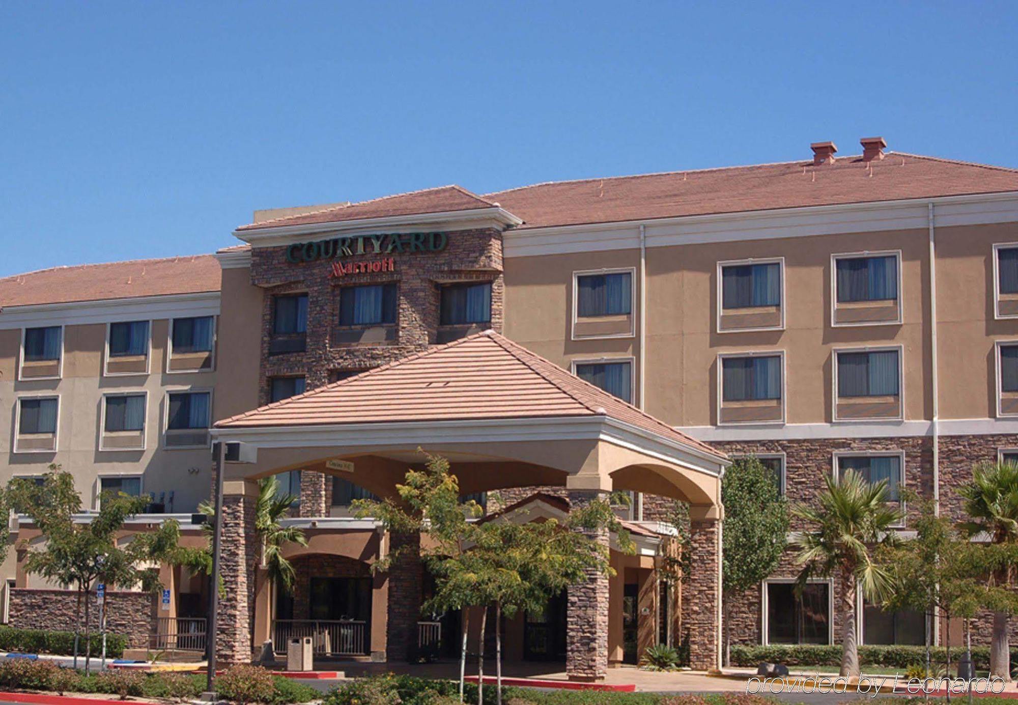 Courtyard By Marriott Ontario Rancho Cucamonga Hotel Exterior foto