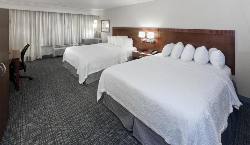 Courtyard By Marriott Ontario Rancho Cucamonga Hotel Exterior foto