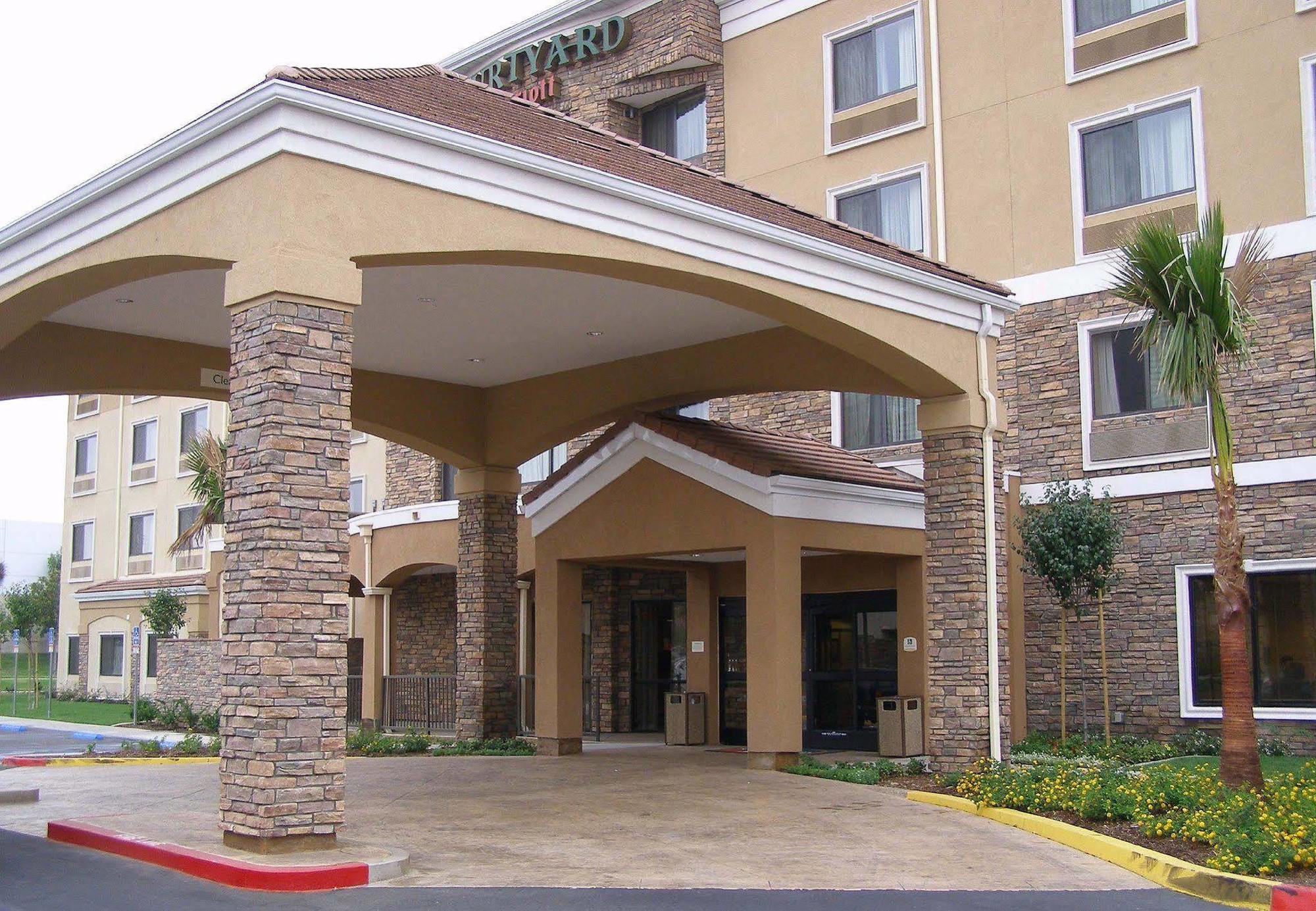 Courtyard By Marriott Ontario Rancho Cucamonga Hotel Exterior foto